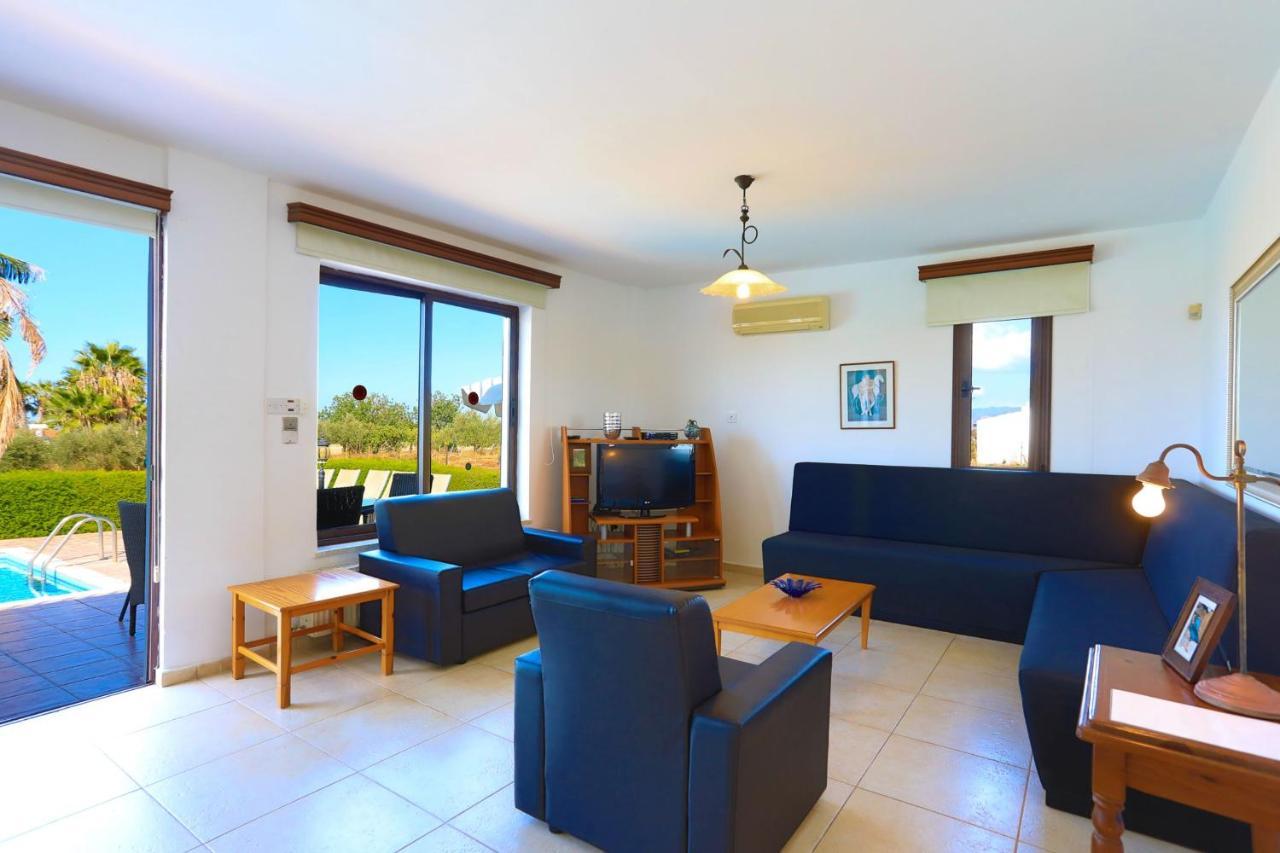 Stavriella Villa *
